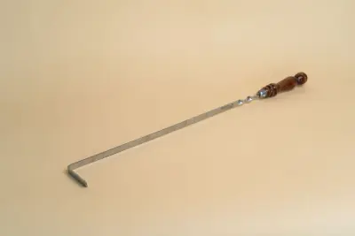 Кочерга с деревянной ручкой 45см Кочерга с деревянной ручкой 45см